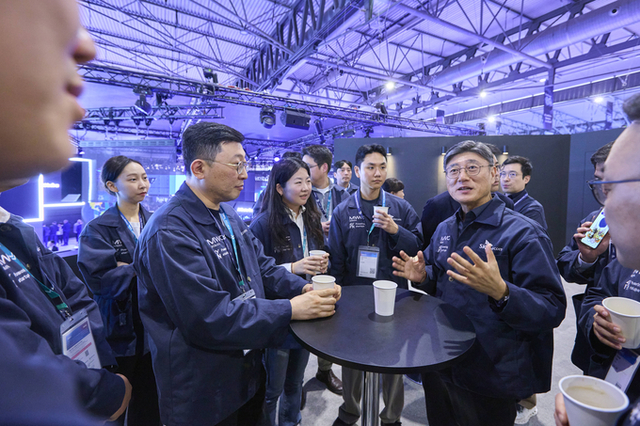 ‘AI 동반자’ 약속한 정재헌 SKT CEO “5년간 스타트업 500곳과 함께 크겠다”