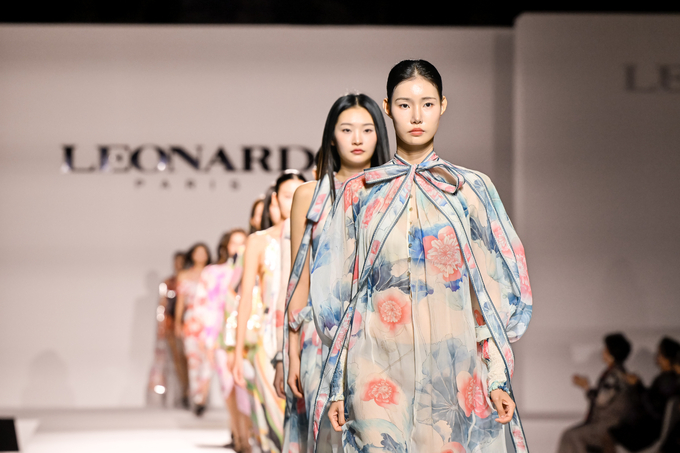 LF 레오나드(LEONARD) 2026 S/S 패션쇼 성료 ‘하이엔드 클래식’의 새 장 열다